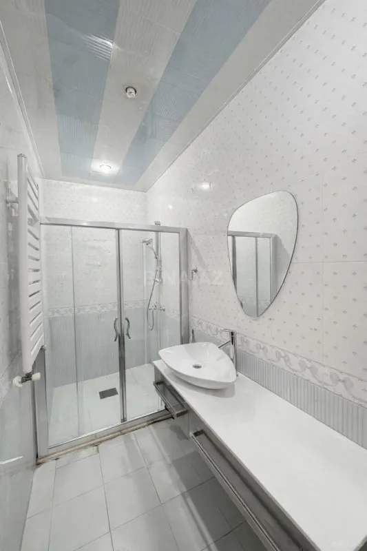 Satılır 6 otaqlı həyət evi 600 m²