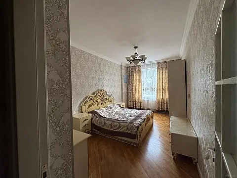 Kirayə verilir 3 otaqlı mənzil 125 m²