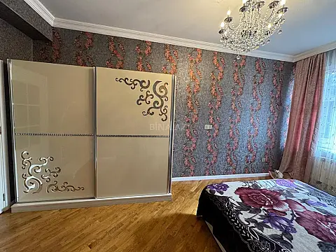 Kirayə verilir 3 otaqlı mənzil 125 m²