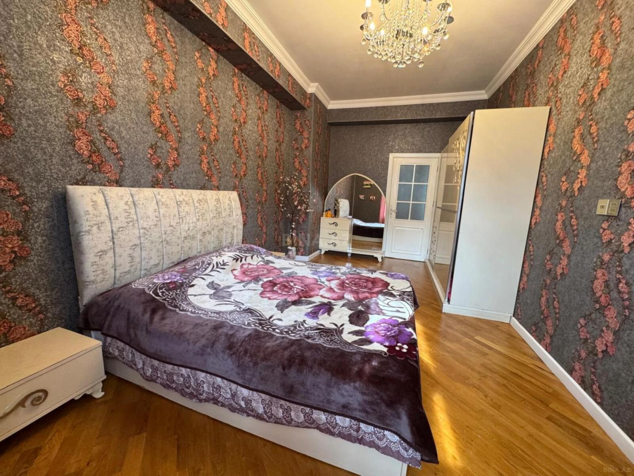Kirayə verilir 3 otaqlı mənzil 125 m²