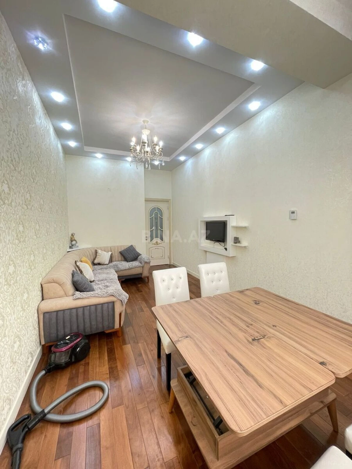 Kirayə verilir 2 otaqlı mənzil 76 m²