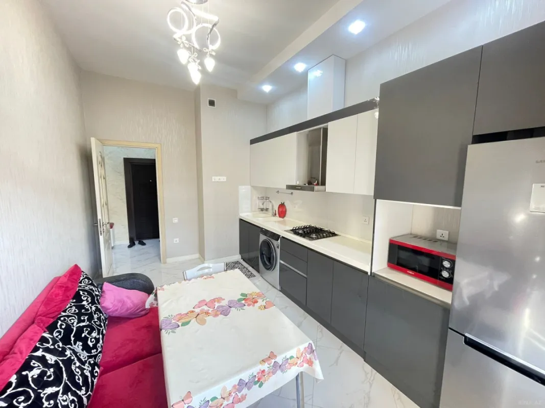 Kirayə verilir 2 otaqlı mənzil 76 m²