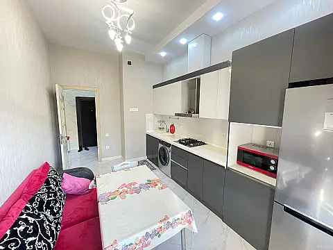 Kirayə verilir 2 otaqlı mənzil 76 m²