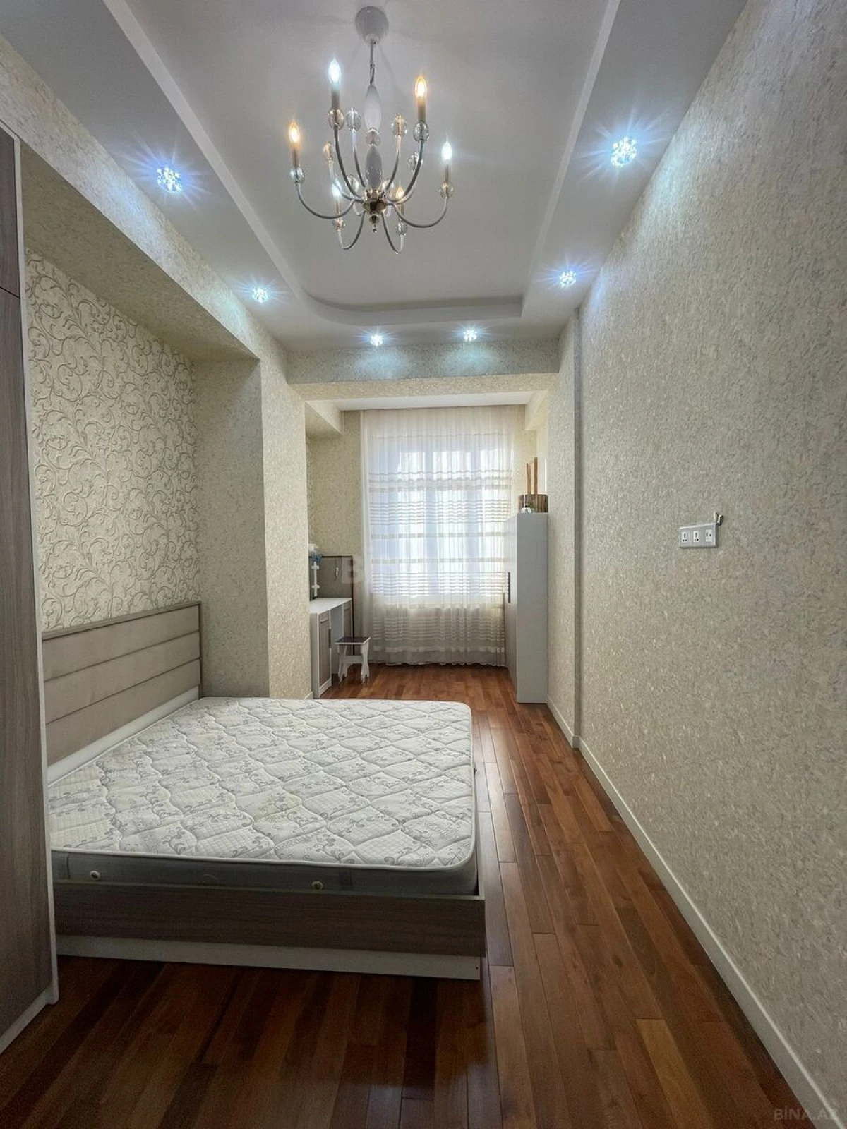 Kirayə verilir 2 otaqlı mənzil 76 m²