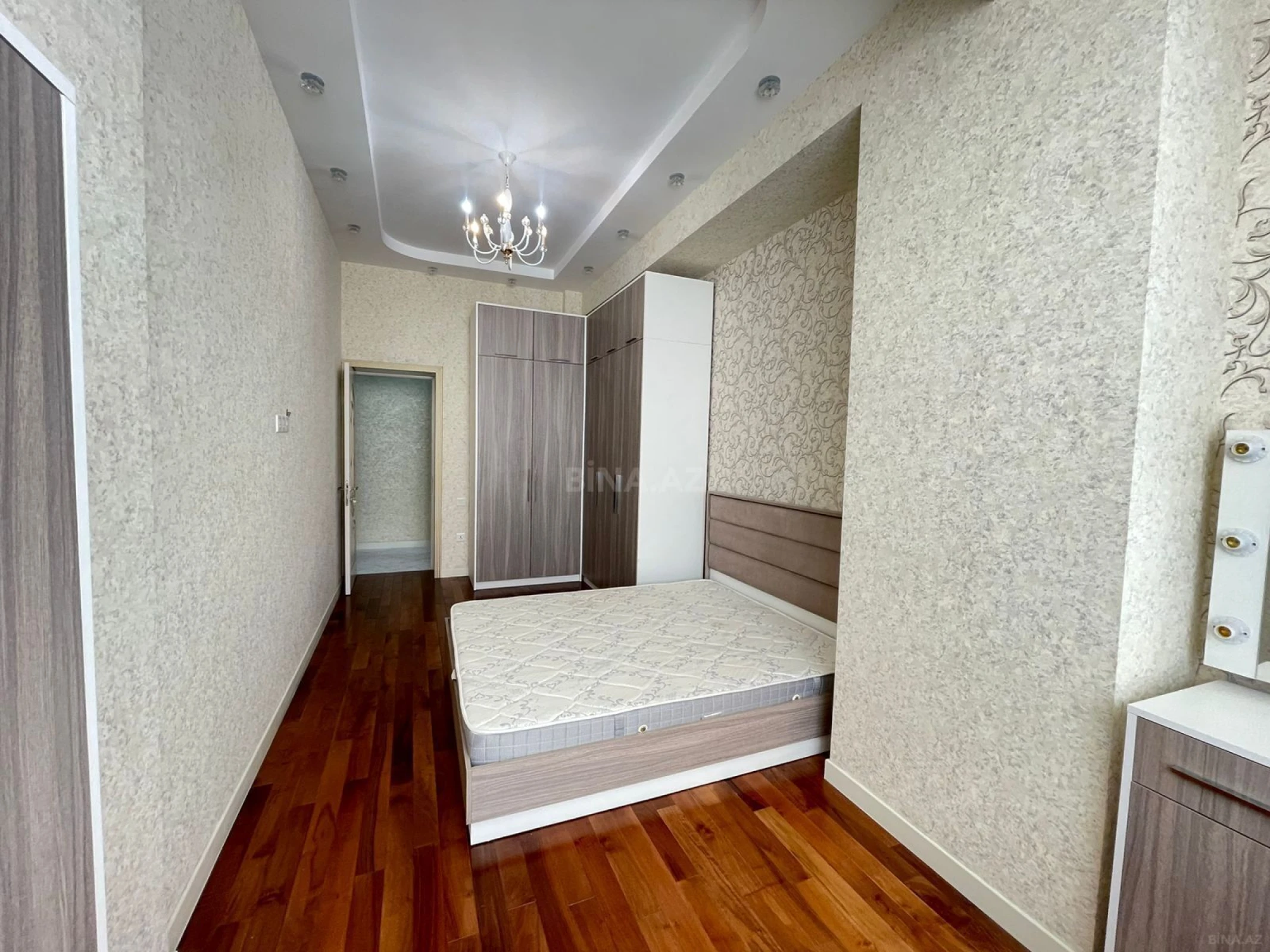 Kirayə verilir 2 otaqlı mənzil 76 m²