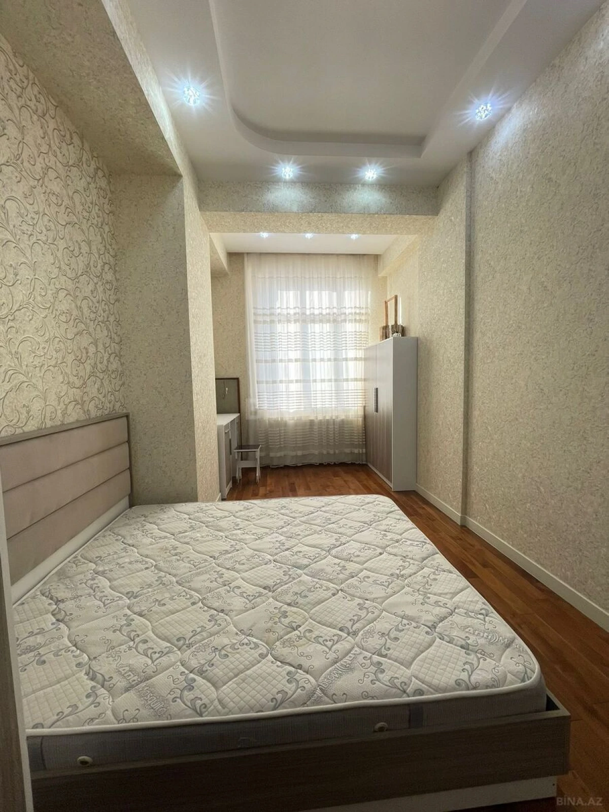 Kirayə verilir 2 otaqlı mənzil 76 m²