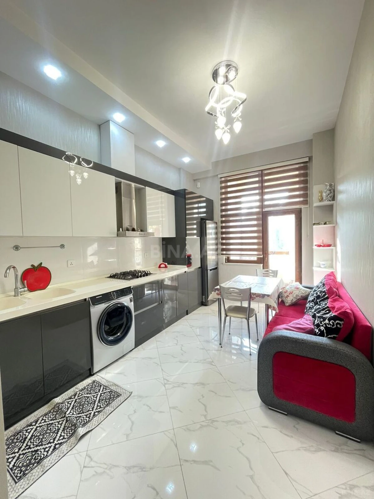 Kirayə verilir 2 otaqlı mənzil 76 m²