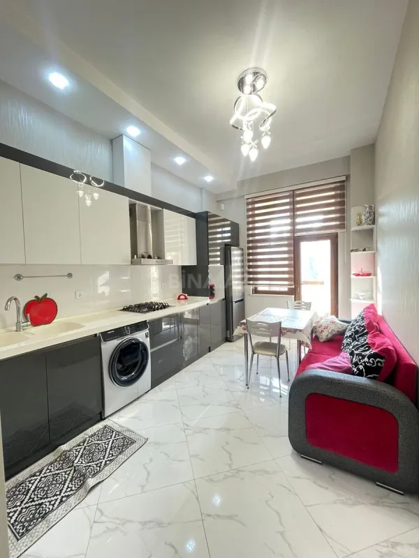 Kirayə verilir 2 otaqlı mənzil 76 m²