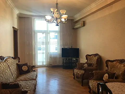 Kirayə verilir 3 otaqlı mənzil 90 m²