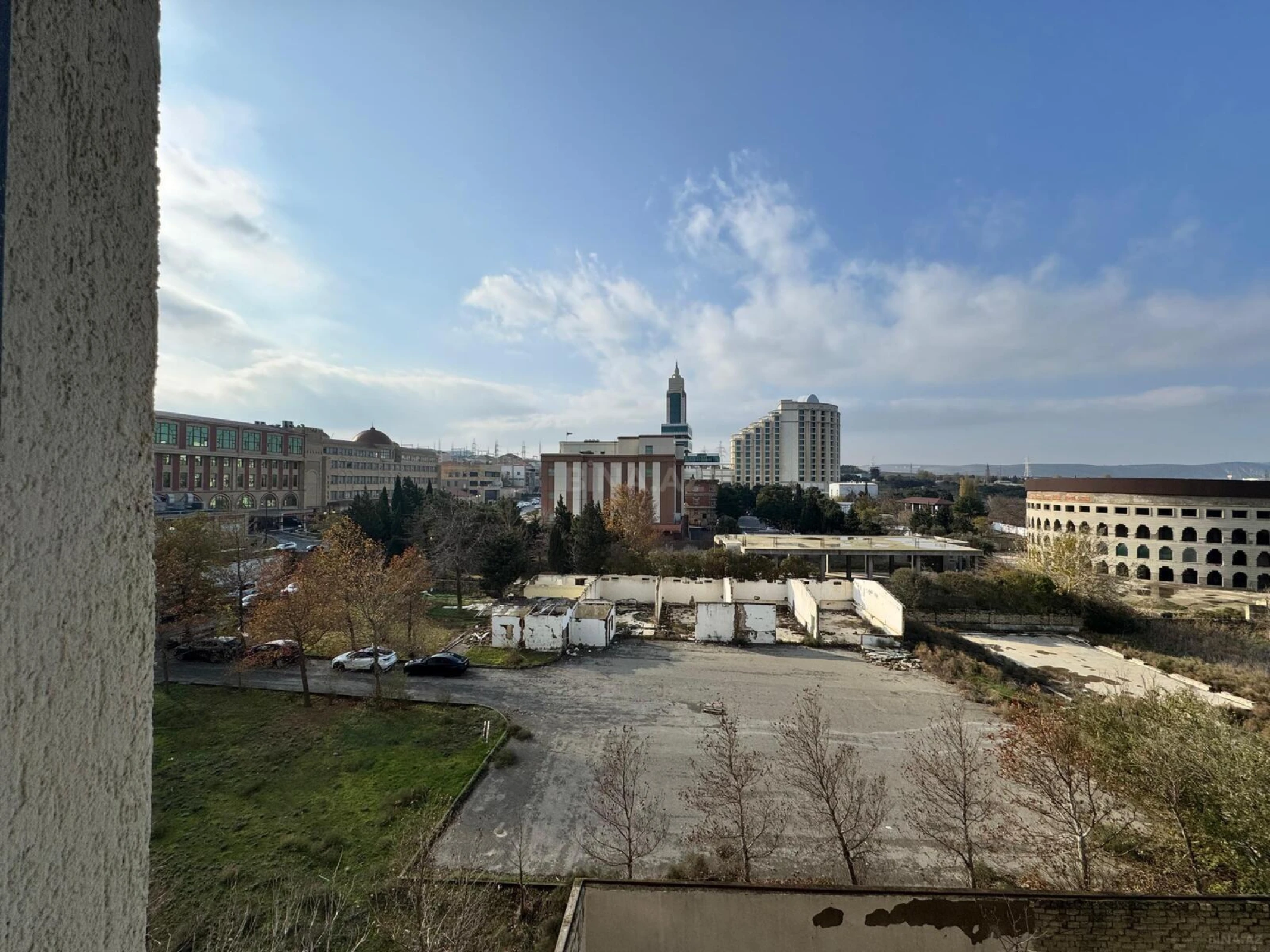 Satılır 4 otaqlı mənzil 157 m²