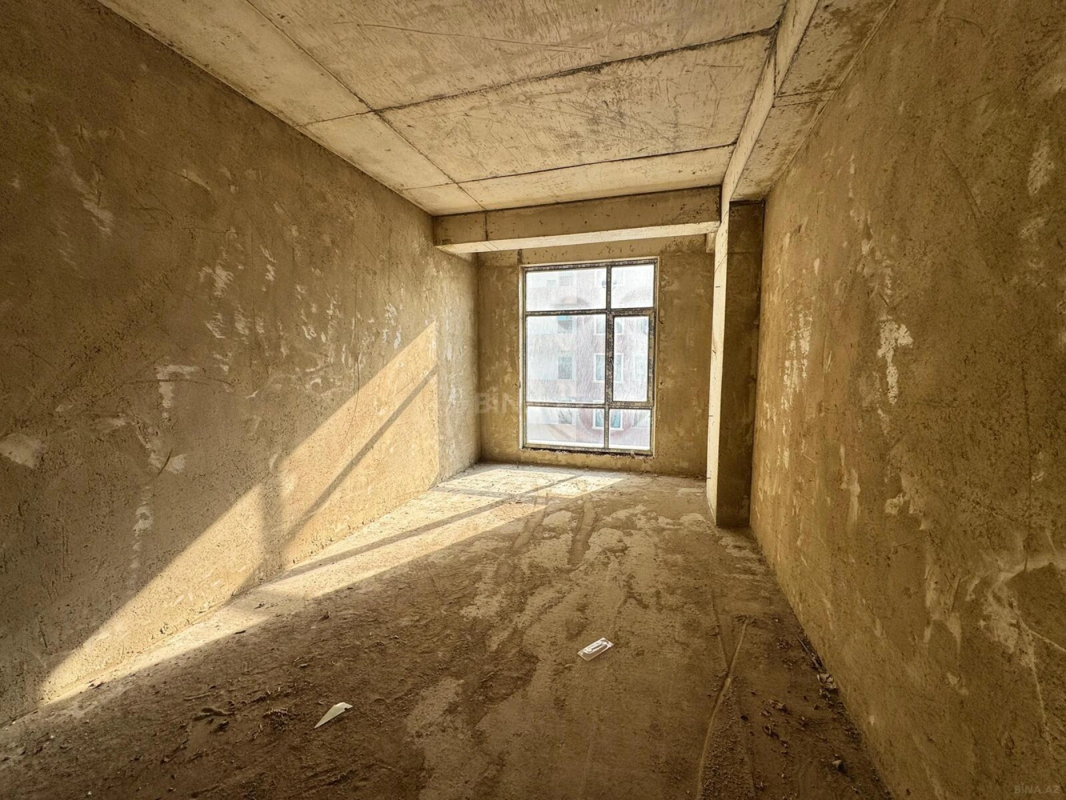 Satılır 4 otaqlı mənzil 157 m²