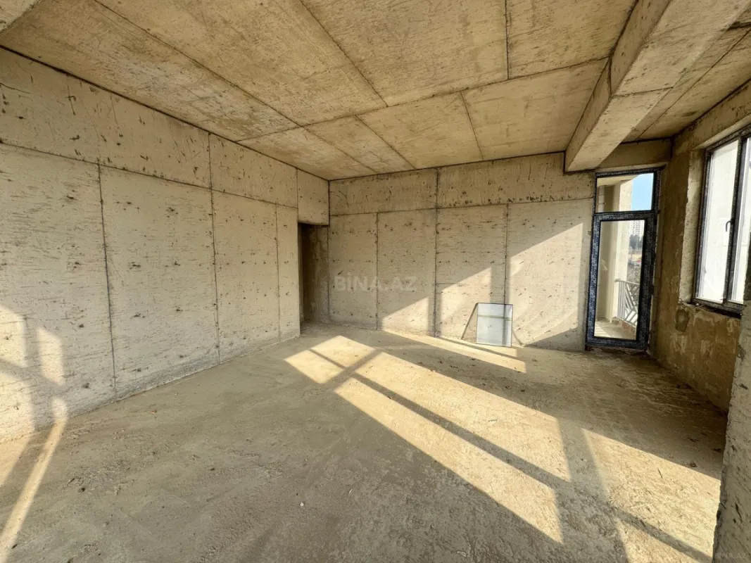 Satılır 4 otaqlı mənzil 157 m²