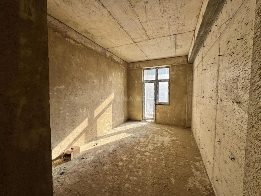 Satılır 4 otaqlı mənzil 157 m²