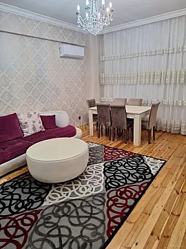 Kirayə verilir 2 otaqlı mənzil 80 m²