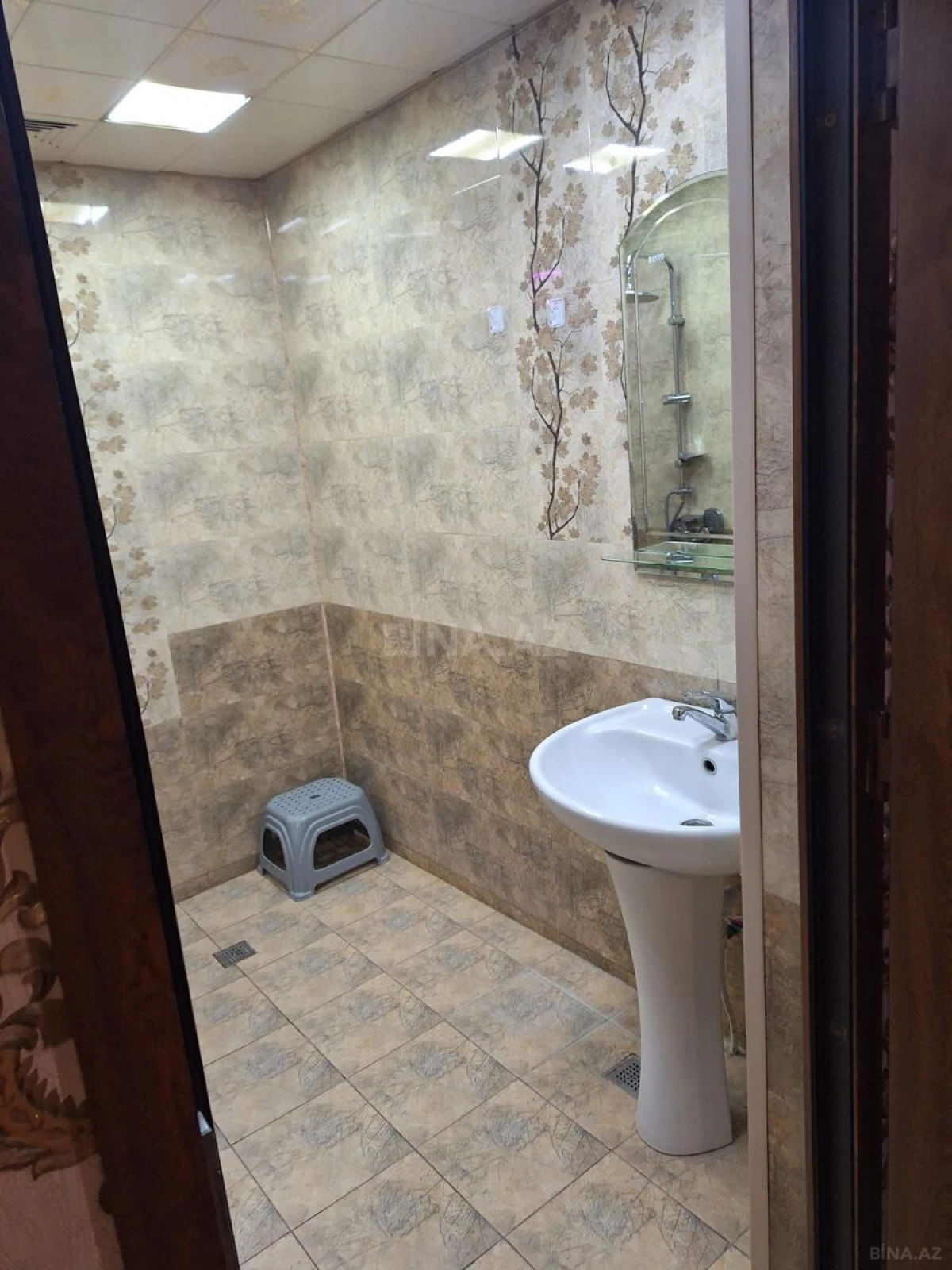 Kirayə verilir 2 otaqlı mənzil 80 m²