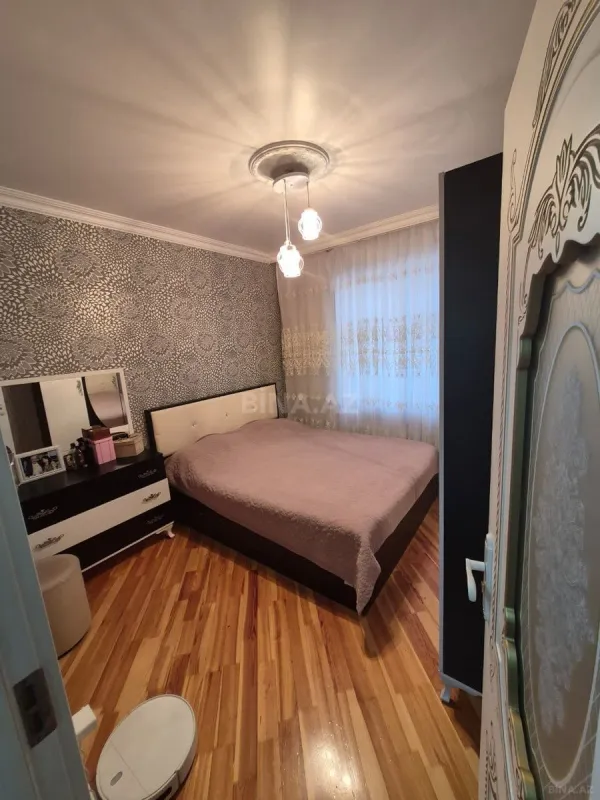 Satılır 4 otaqlı mənzil 120 m²