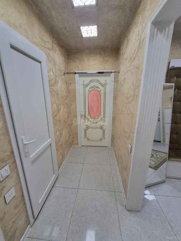 Satılır 4 otaqlı mənzil 120 m²