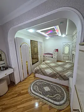 Satılır 4 otaqlı mənzil 120 m²
