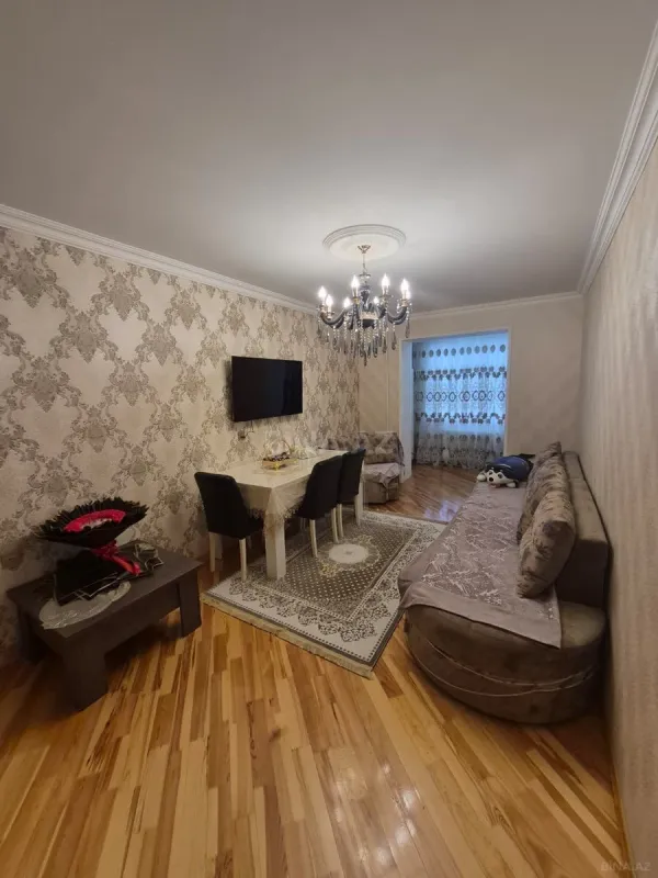 Satılır 4 otaqlı mənzil 120 m²
