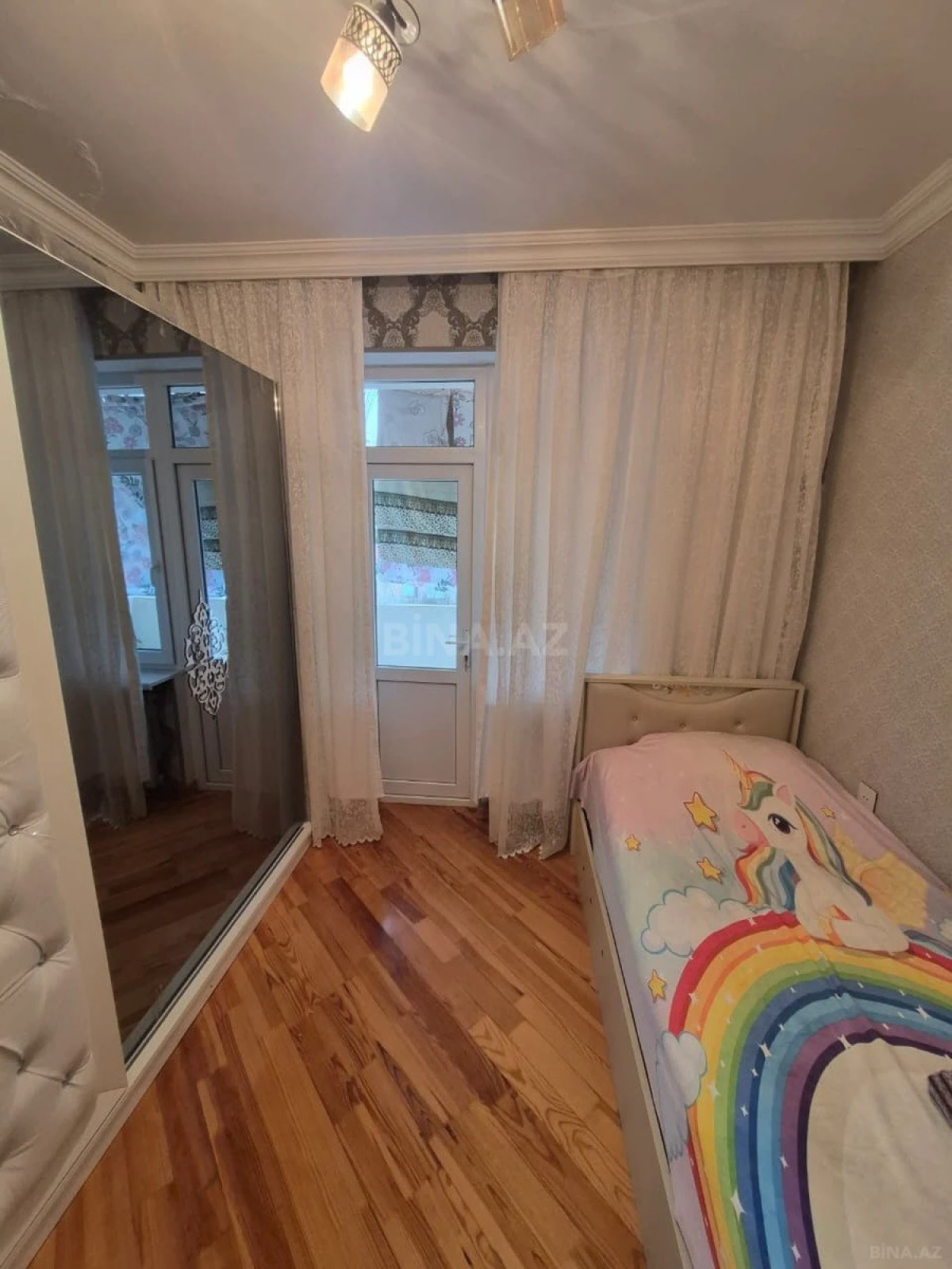 Satılır 4 otaqlı mənzil 120 m²