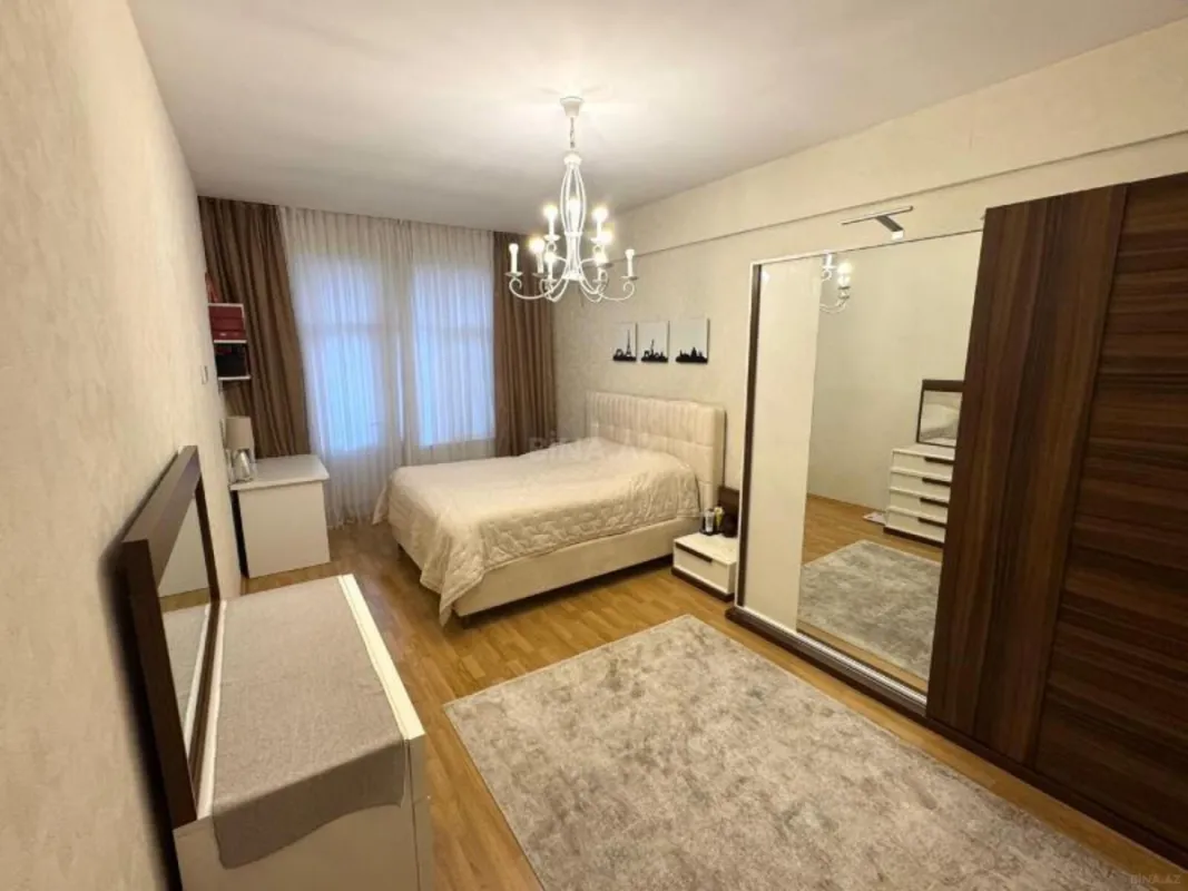 Satılır 3 otaqlı mənzil 110 m²
