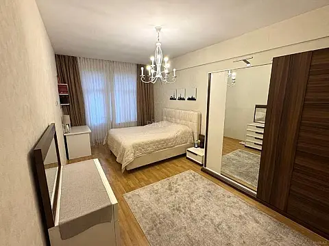 Satılır 3 otaqlı mənzil 110 m²
