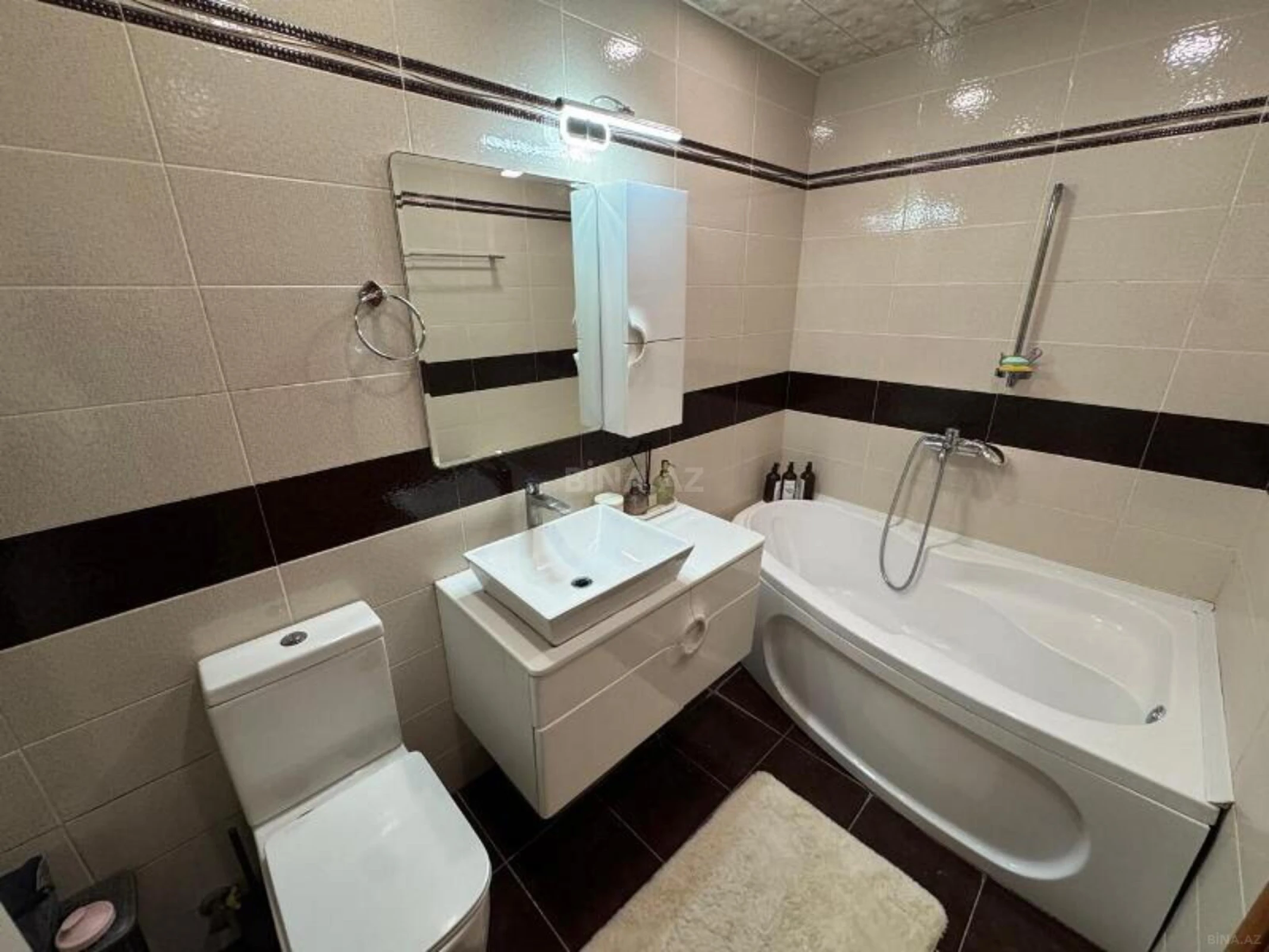 Satılır 3 otaqlı mənzil 110 m²