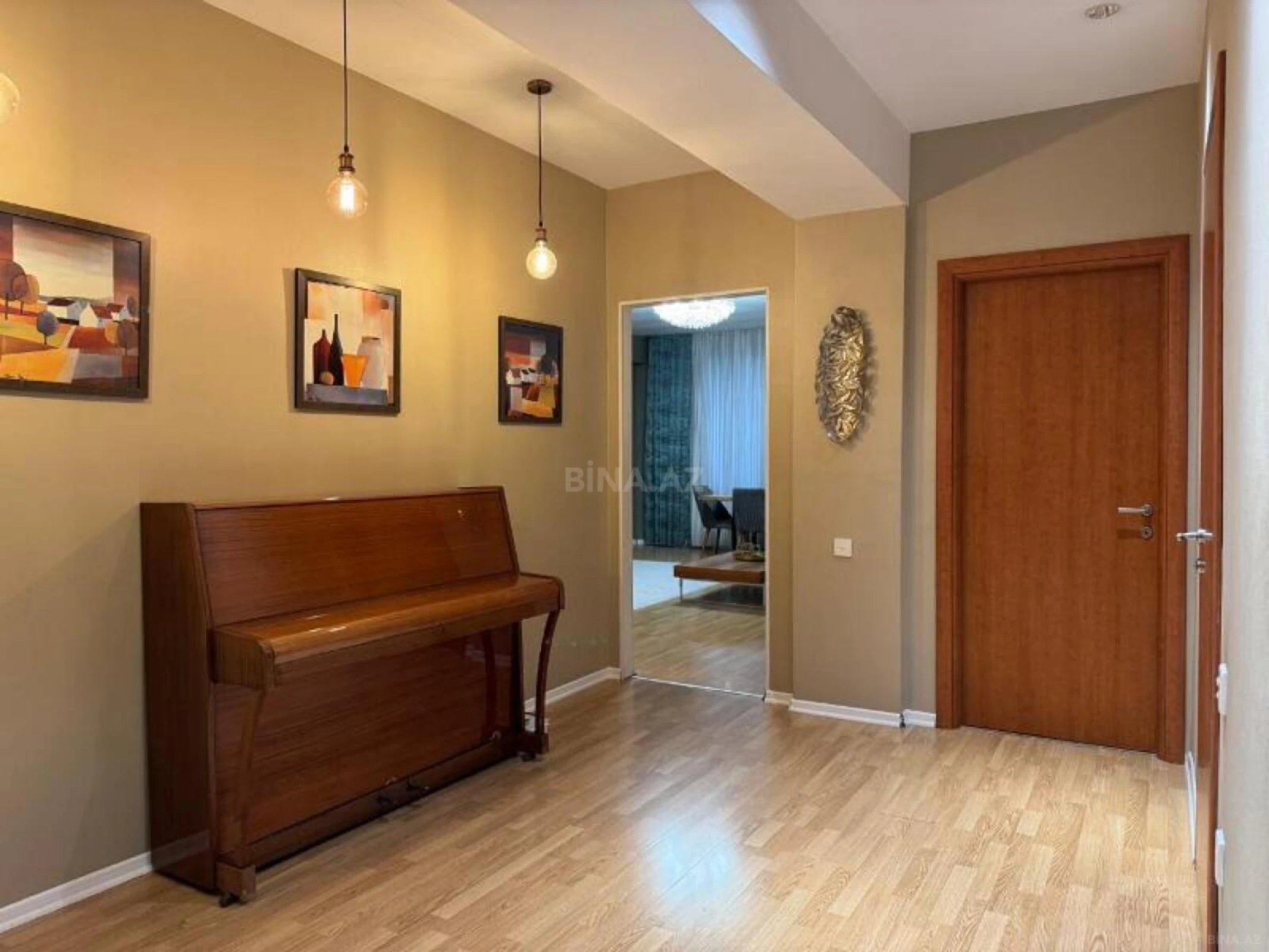 Satılır 3 otaqlı mənzil 110 m²