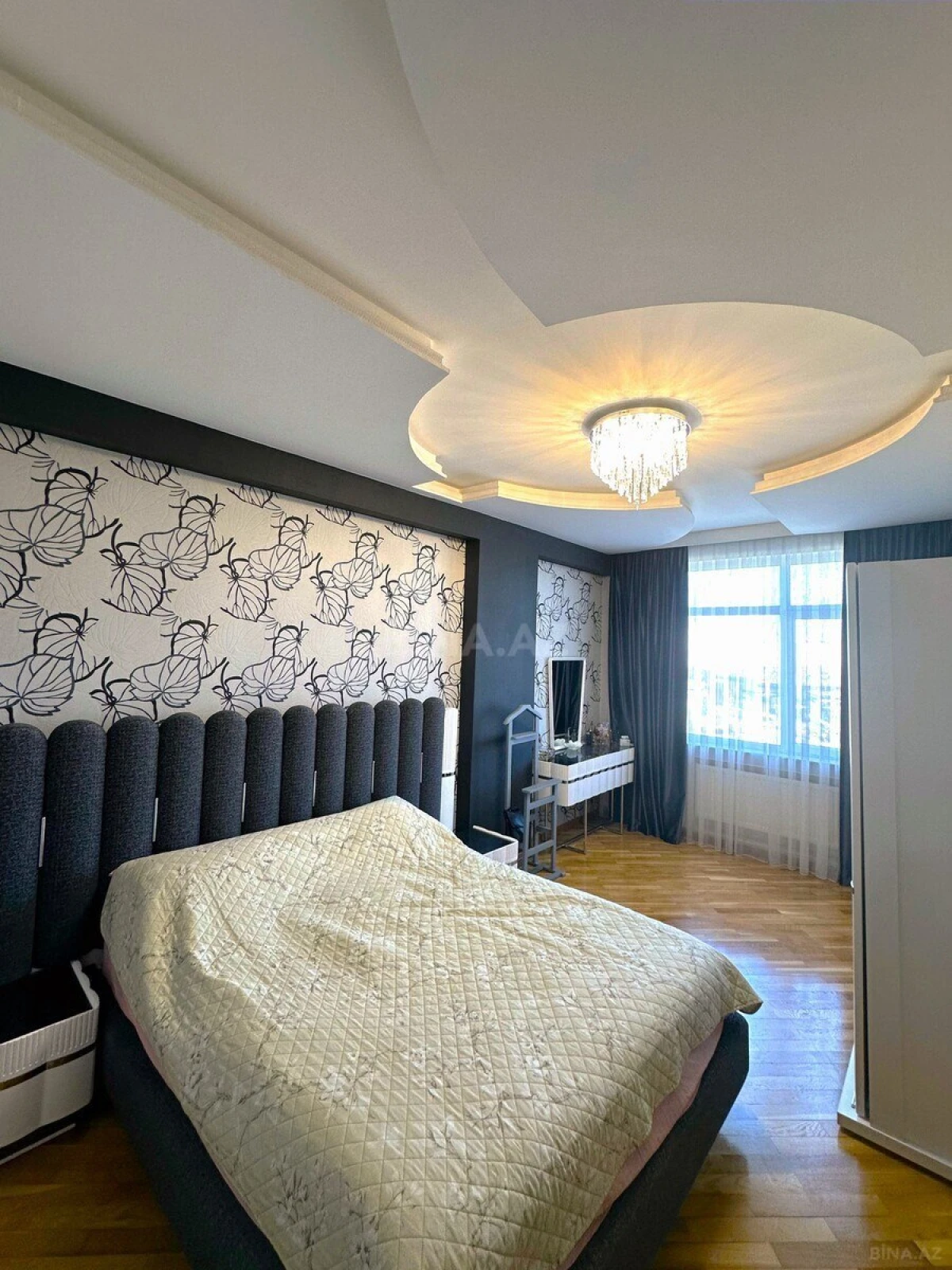 Satılır 3 otaqlı mənzil 110 m²