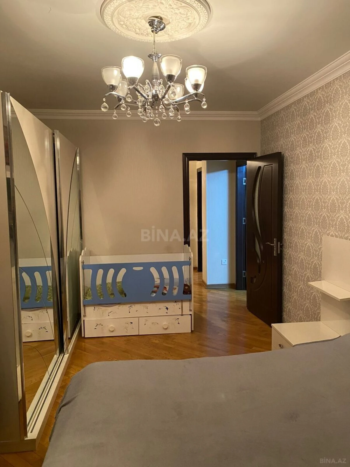Satılır 2 otaqlı mənzil 73 m²
