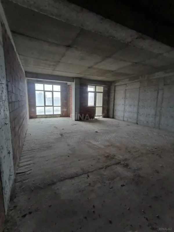 Satılır 3 otaqlı mənzil 167 m²