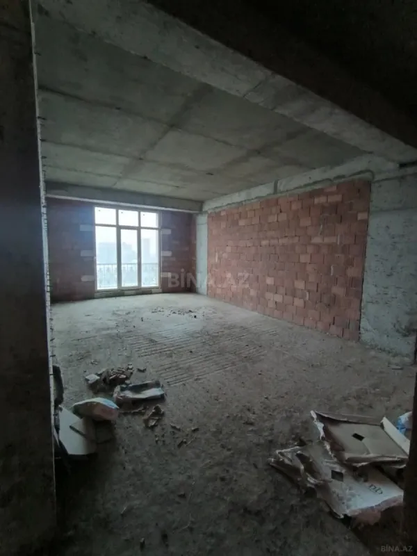 Satılır 3 otaqlı mənzil 167 m²