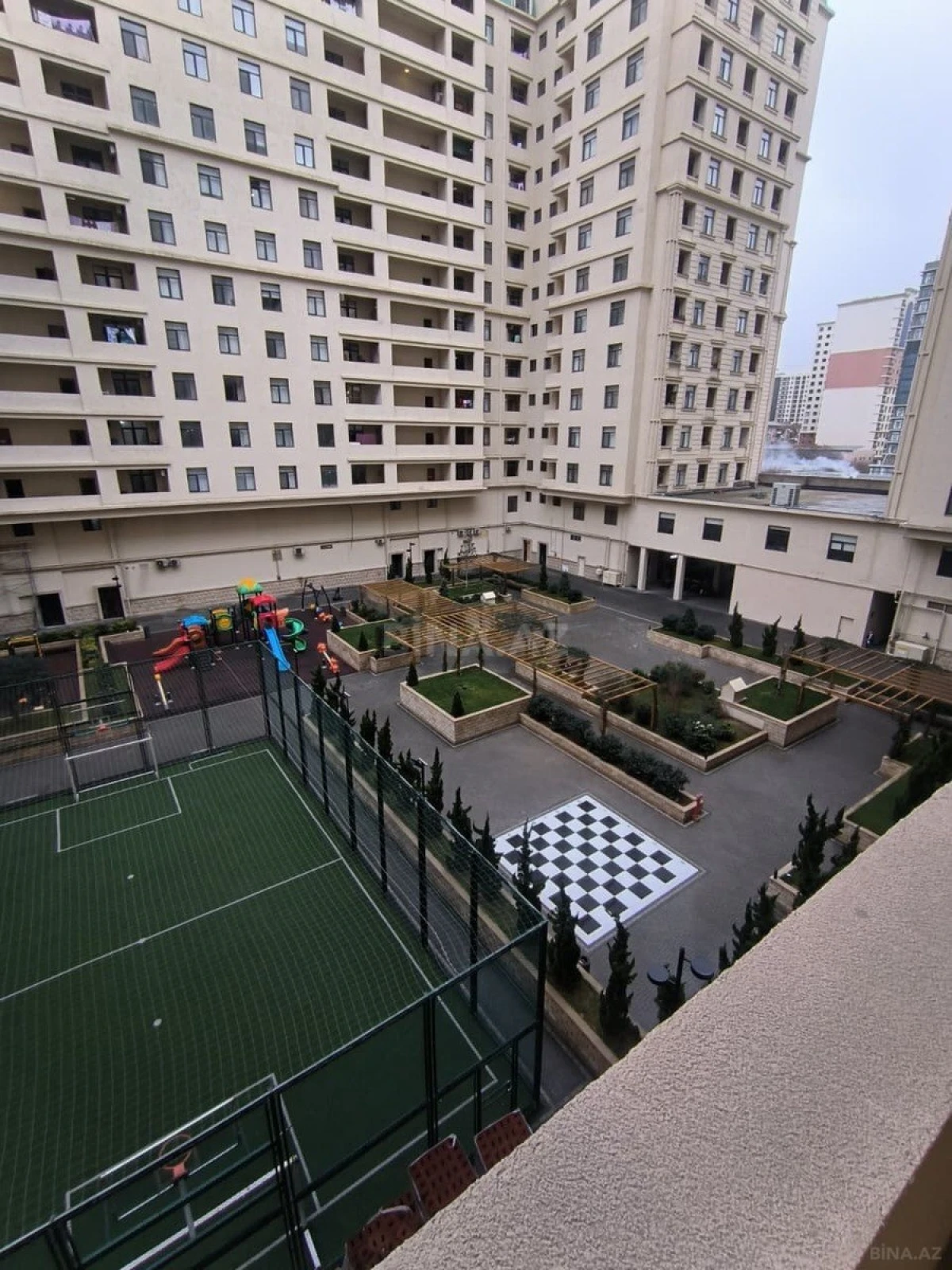 Satılır 3 otaqlı mənzil 167 m²