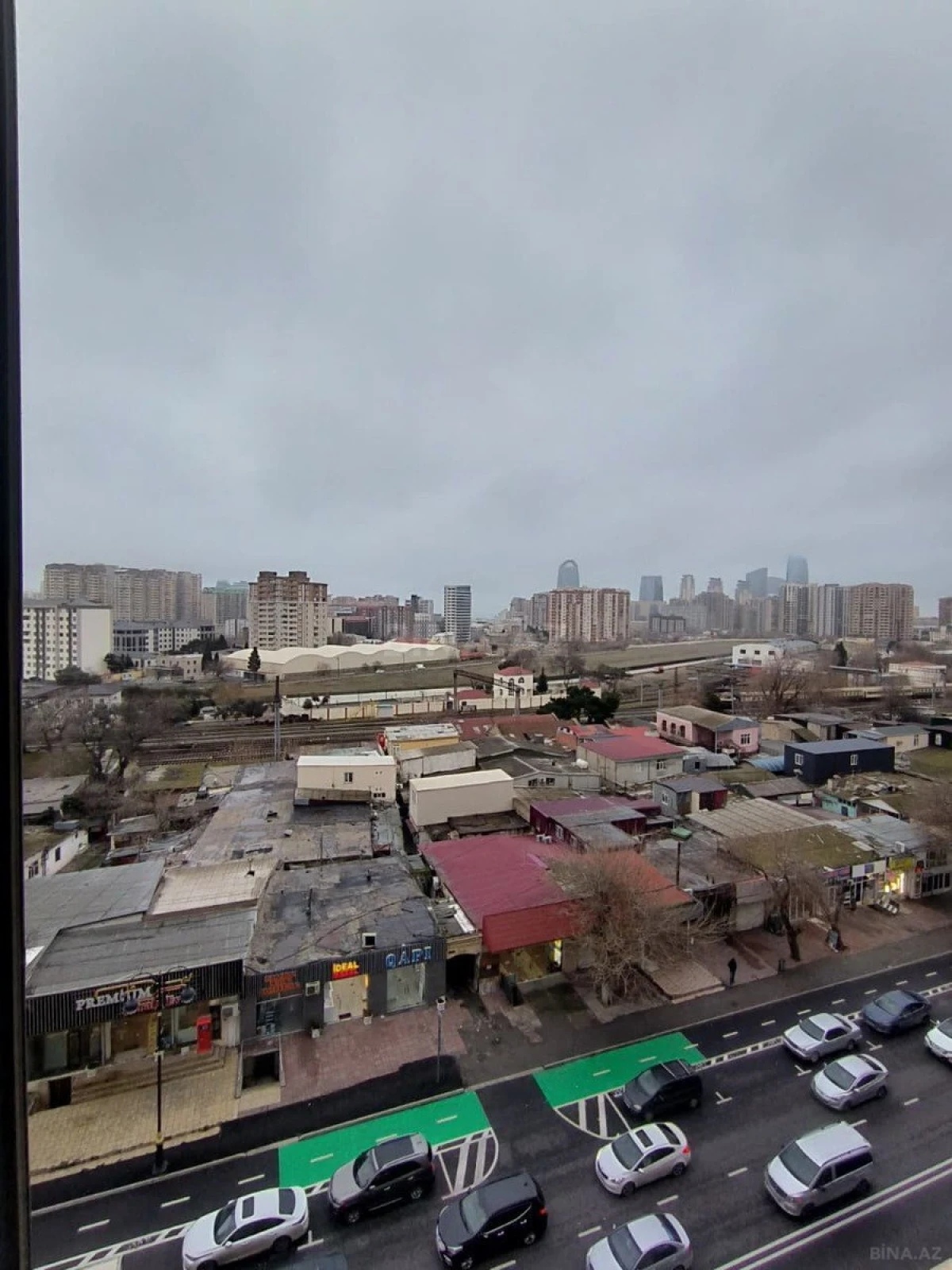 Satılır 3 otaqlı mənzil 167 m²