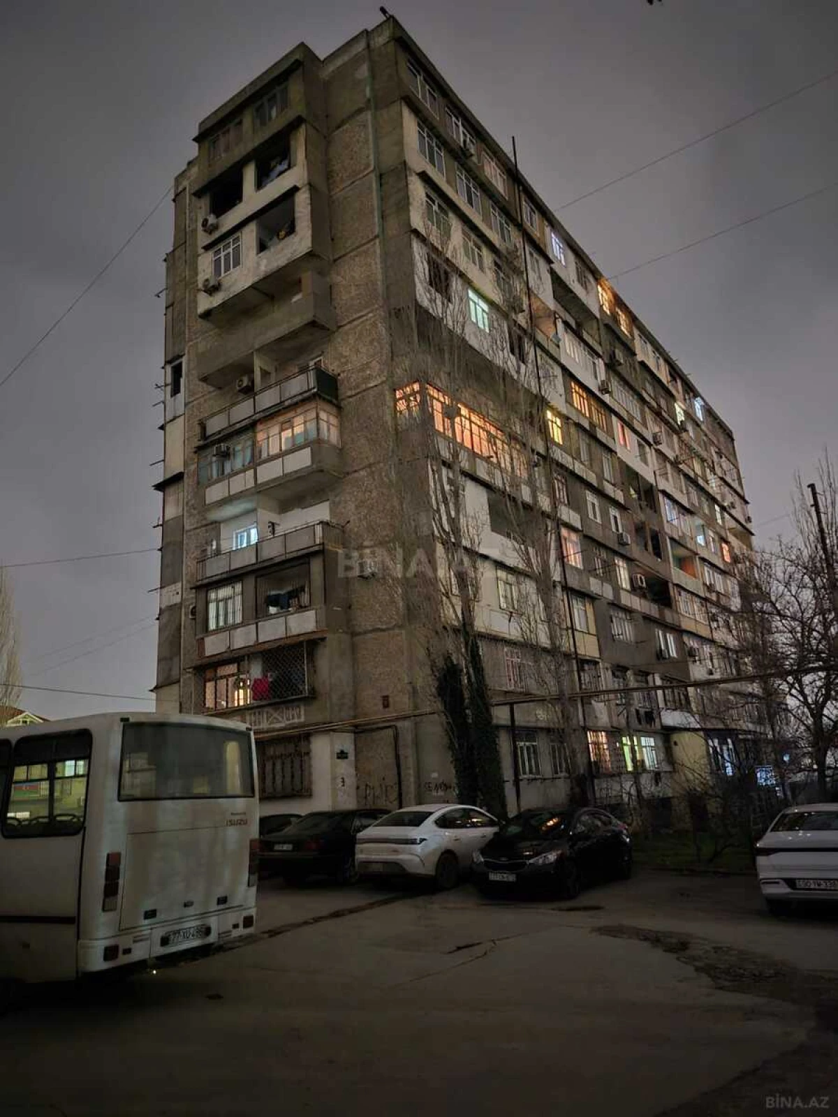 Satılır 4 otaqlı mənzil 95 m²