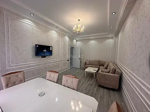 Kirayə verilir 2 otaqlı mənzil 90 m²