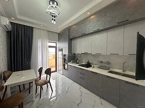 Kirayə verilir 2 otaqlı mənzil 90 m²