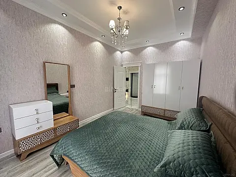 Kirayə verilir 2 otaqlı mənzil 90 m²