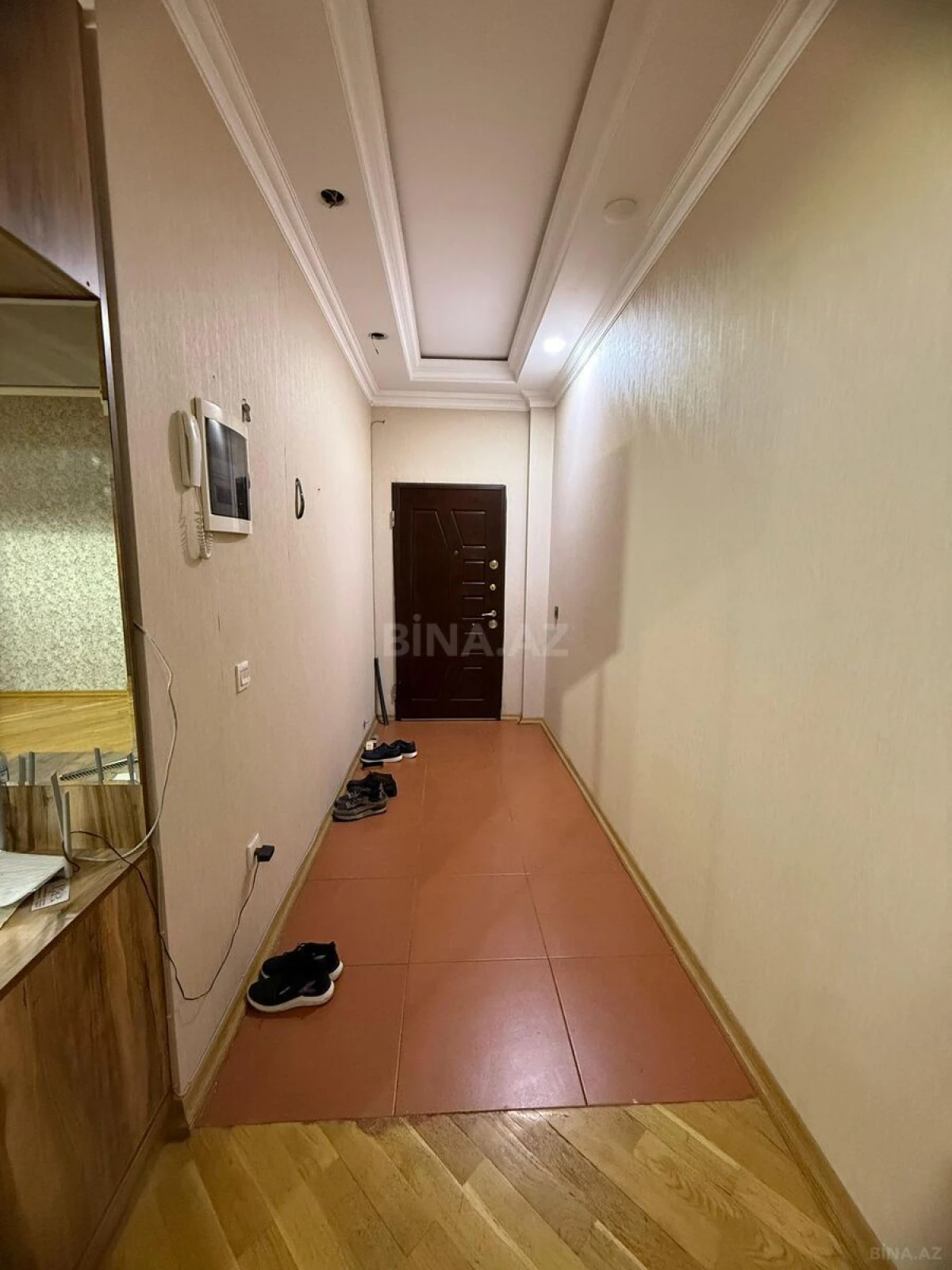 Satılır 3 otaqlı mənzil 168 m²