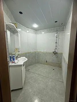 Satılır 3 otaqlı mənzil 168 m²
