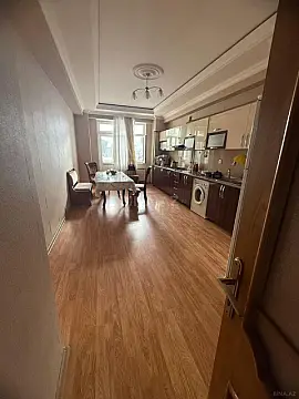 Satılır 3 otaqlı mənzil 168 m²