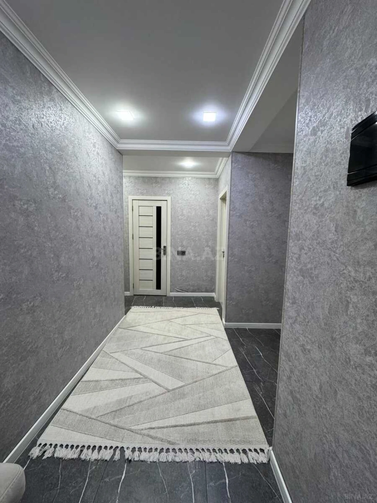 Satılır 2 otaqlı mənzil 65 m²