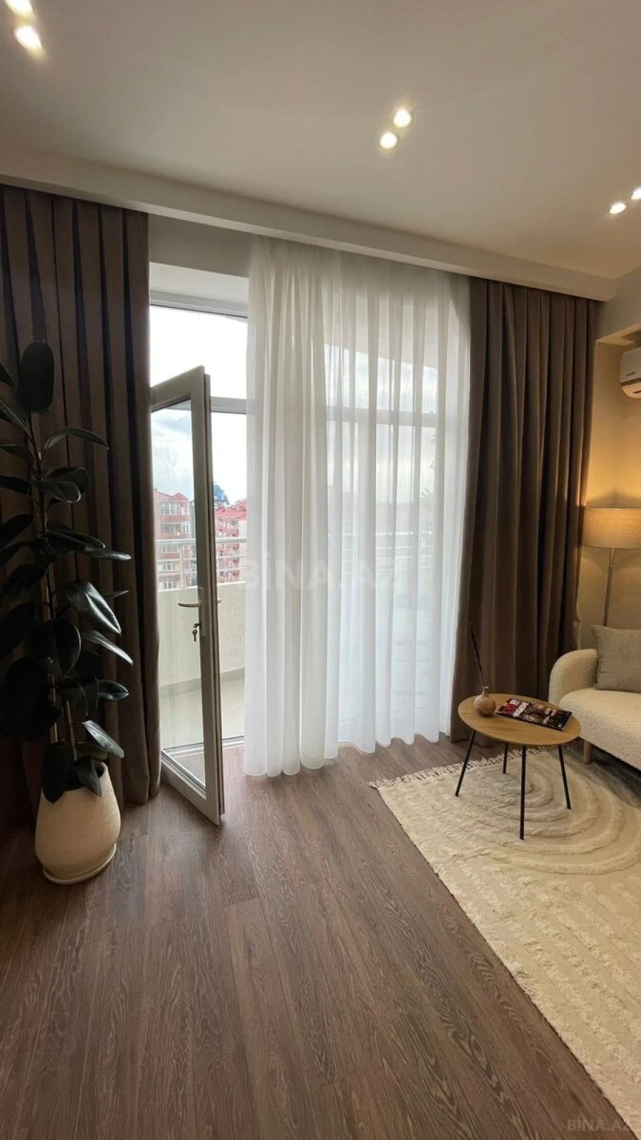 Satılır 2 otaqlı mənzil 60 m²