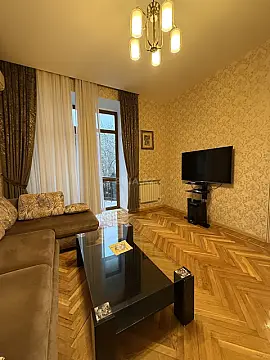 Kirayə verilir 2 otaqlı mənzil 70 m²