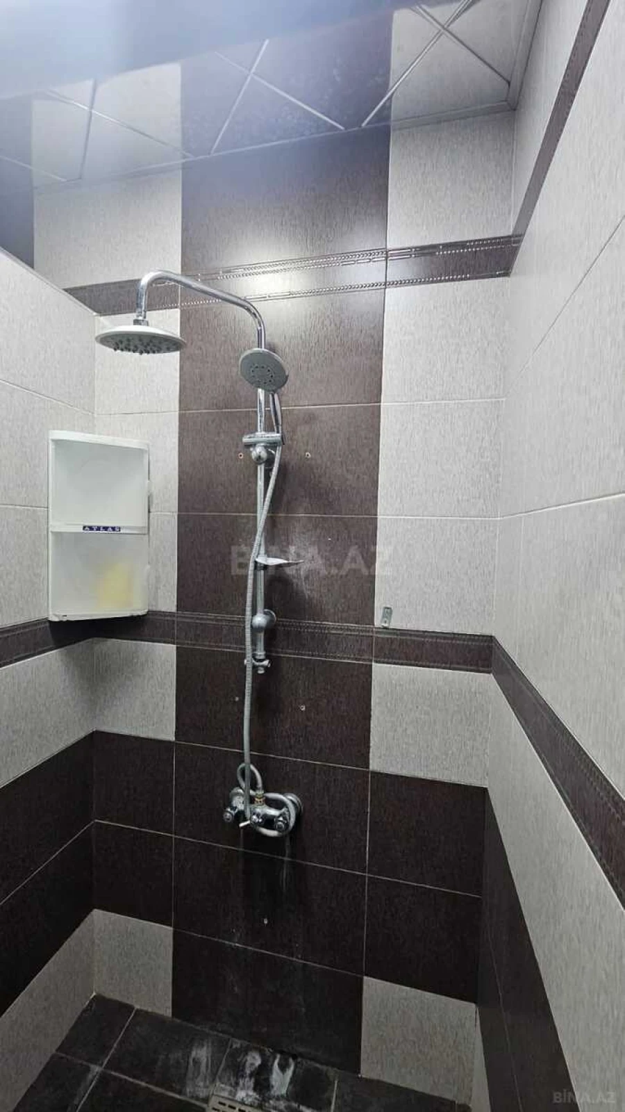 Kirayə verilir 3 otaqlı mənzil 200 m²