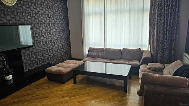 Kirayə verilir 3 otaqlı mənzil 200 m²