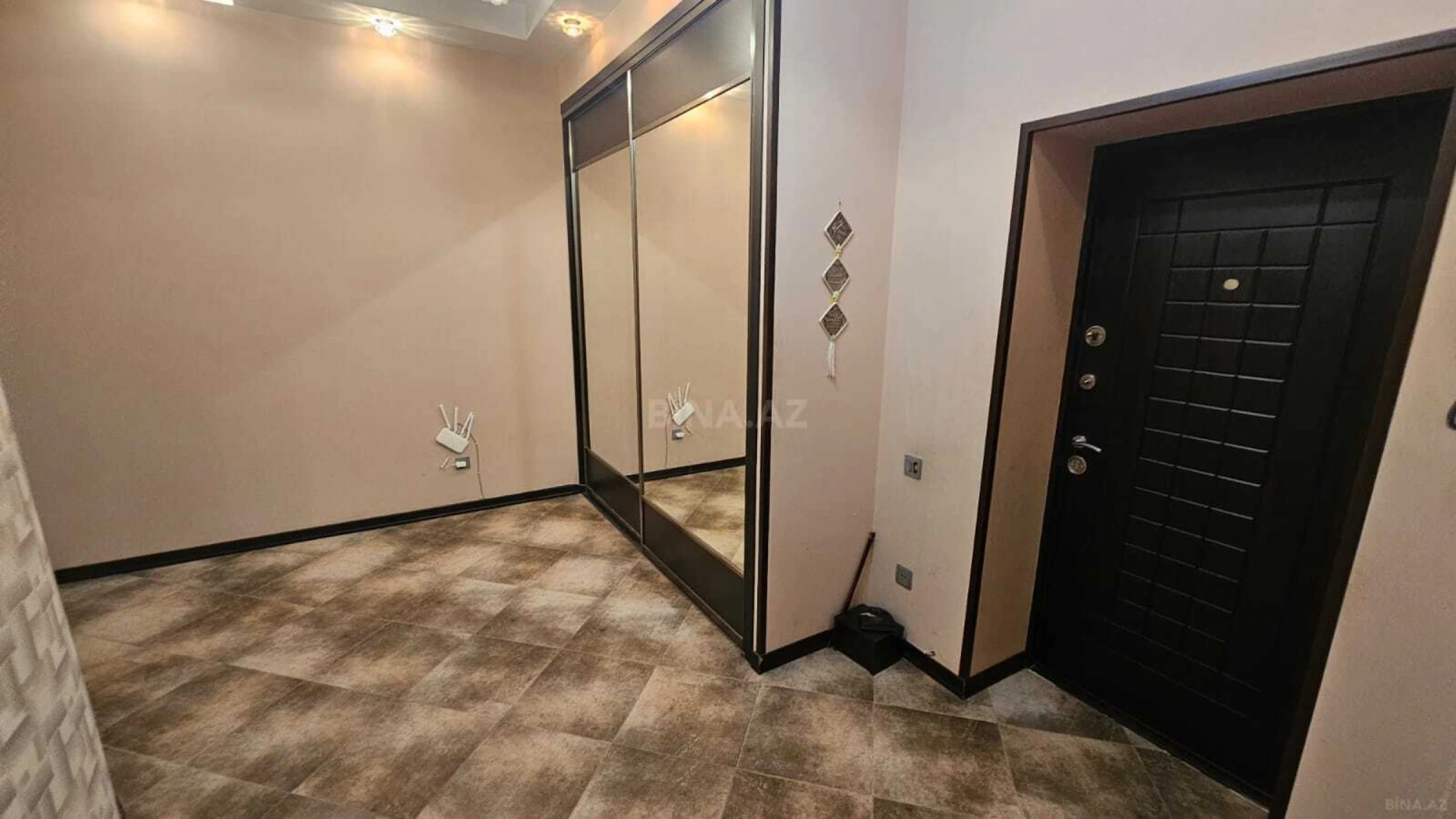 Kirayə verilir 3 otaqlı mənzil 200 m²