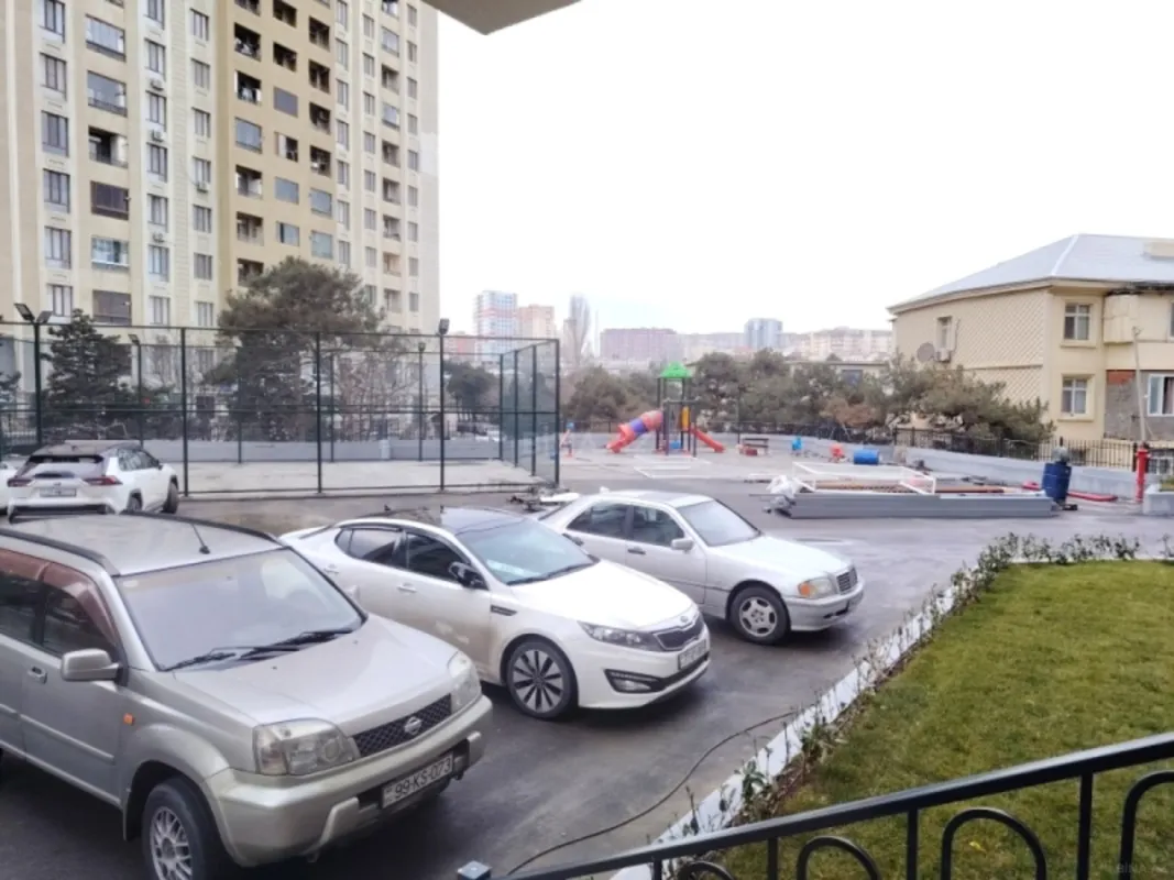 Satılır 3 otaqlı mənzil 95 m²