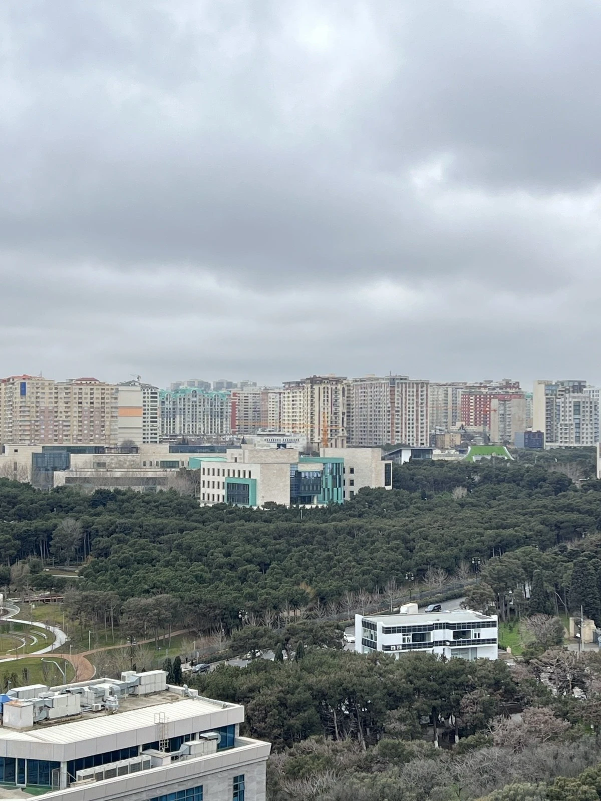 Satılır 3 otaqlı mənzil 134 m²