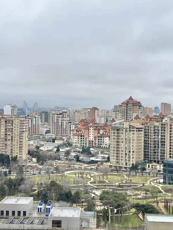 Satılır 3 otaqlı mənzil 134 m²